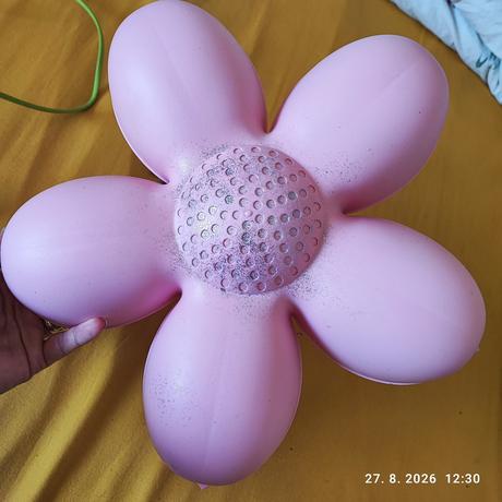 Lampa na stenu,