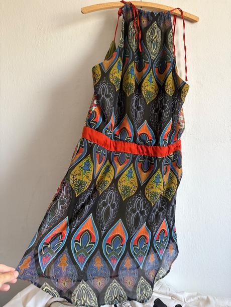 Desigual prekrasne saty velk 38, odporucam su kras, desigual,38