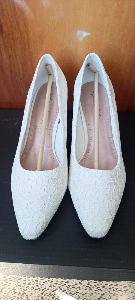 Svadobné lodičky, 41