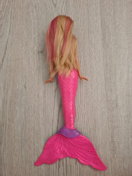 Mattel svietiacia barbie morská víla,