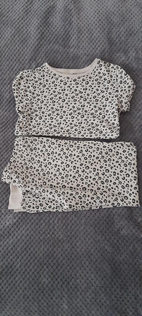 Dievčenské pyžamko, takko,134