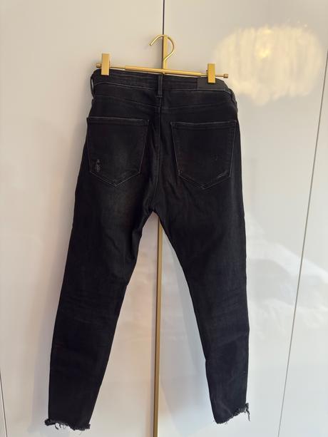 Štýlové dámske čierne rifle stradivarius, stradivarius,38