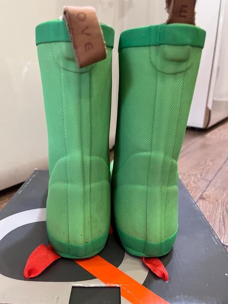 Move by melton gumáky, 32