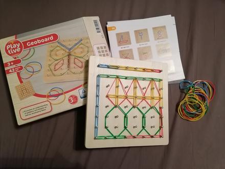 Geoboard - drevená hra na podporu creativity detí, 