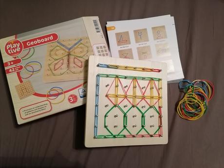 Geoboard - drevená hra na podporu creativity detí, 