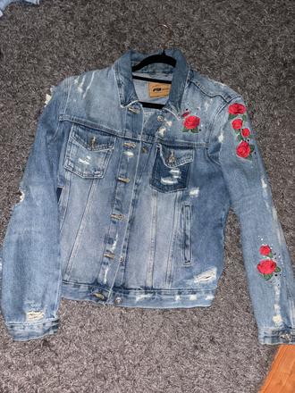 Dámska riflová bunda s vyšívanými ružami, xl