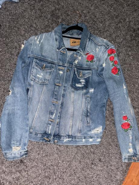 Dámska riflová bunda s vyšívanými ružami, xl