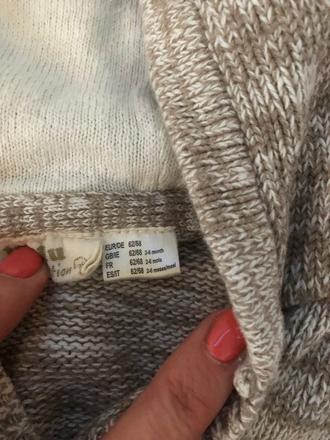 Predám krásny sveter, lupilu,68