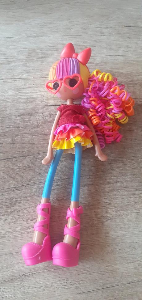 Bábika lalaloopsy, 