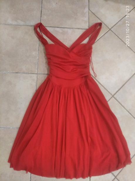 Červené saty, tally weijl,38