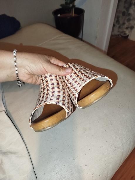 Vsuvky na leto na opätku, 41