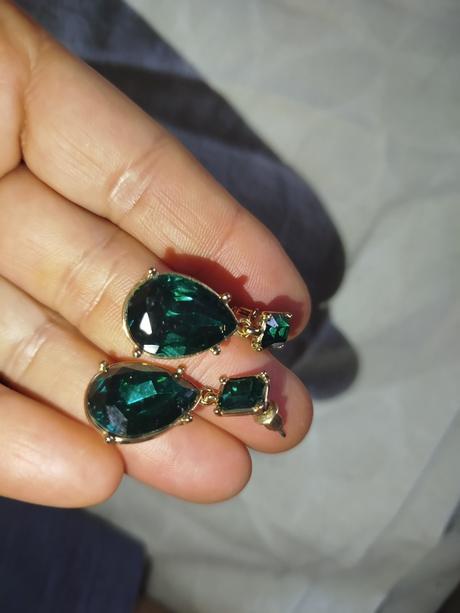 Smaragdové náušnice,