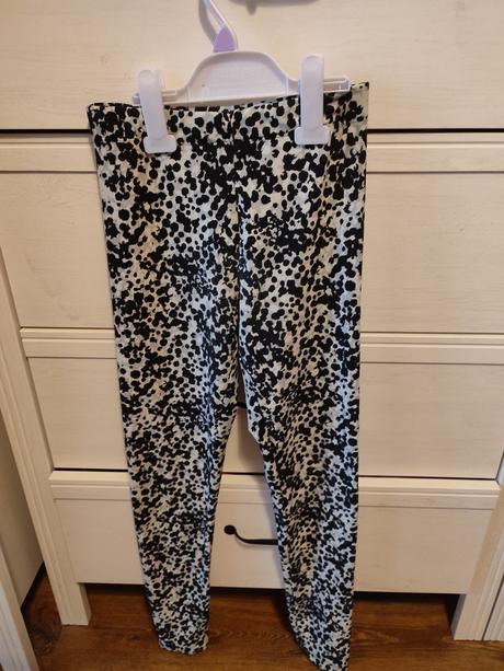 Legíny 32/34, esmara,xs