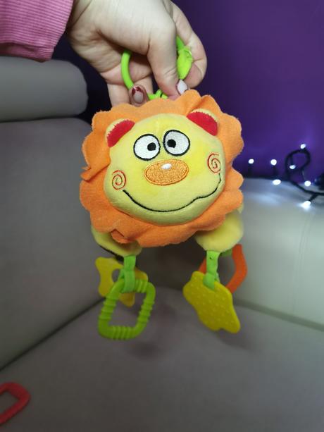 Závesná hračka na kočík lev, 