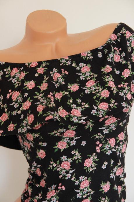 Kvietkovaný bavlnený body top s volánom, s, s