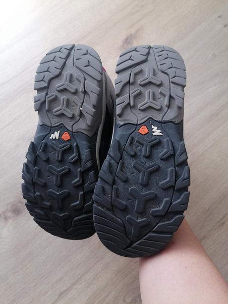 Decathlon_turistické topánky, quechua,35
