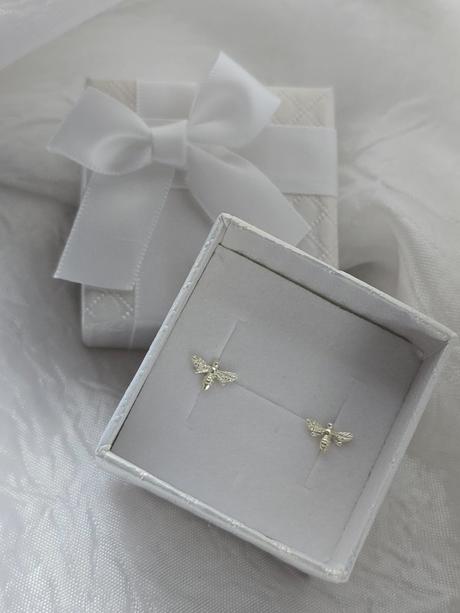 Strieborné náušnice včielky, 