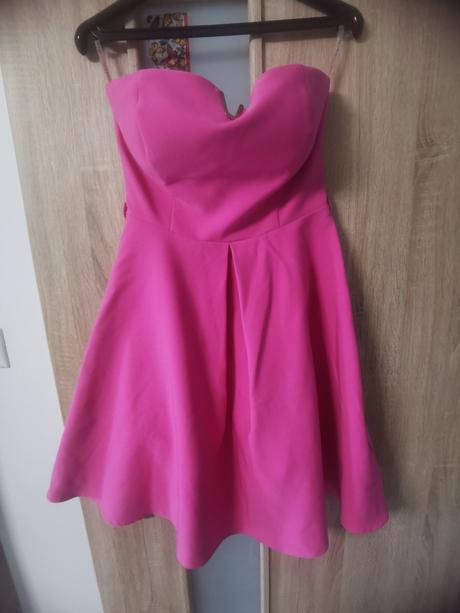 Ružové šaty, 38