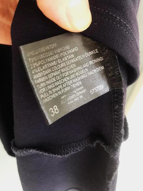 Luxusné jednoduché šaty, 38