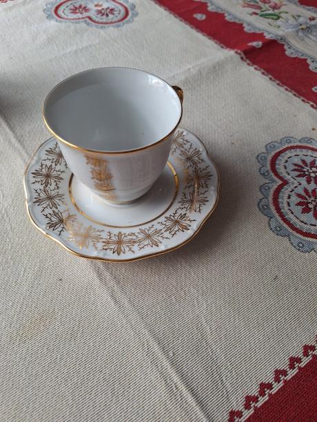 Porcelánové šálky, 