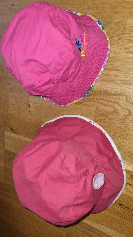 Klobúky obojstranné, 128