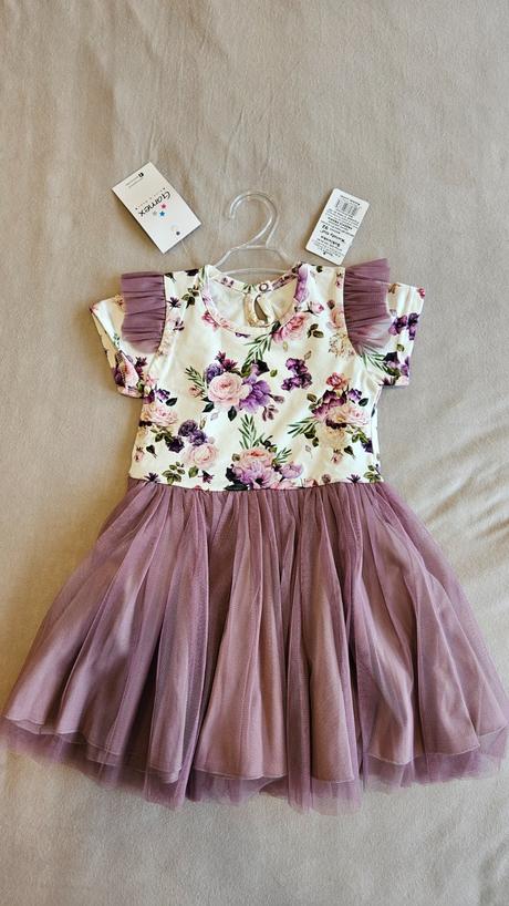 Sviatočné šaty, 92