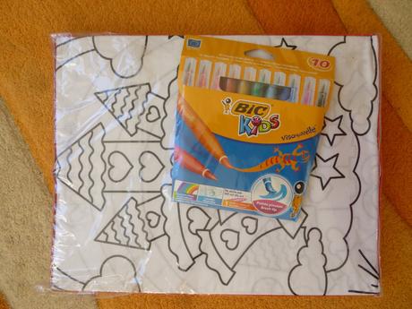 Obliecky detske na omalovanie + fixy, nove, 