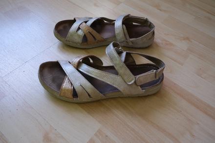 Béžovo zlaté sandále, 41