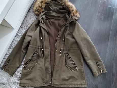 Vetrovka s kapucňou., l