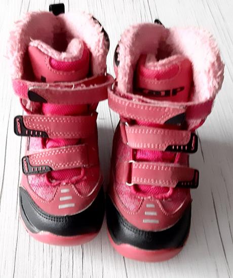 Dievčenská čižmy, 23