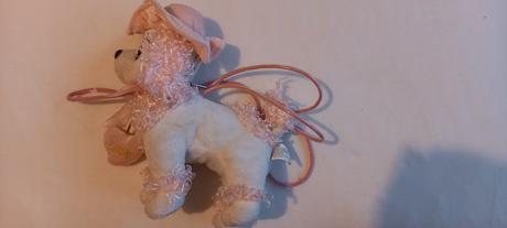 Psík kabelka, vydáva zvuky, 