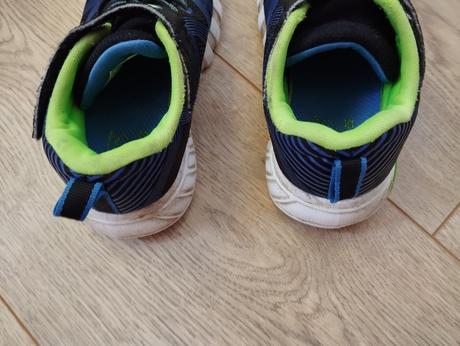Botasky, skechers,26