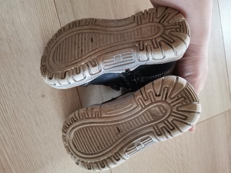 Kvalitné z baťa, pár krát obuté.. ., bubble gummers,24