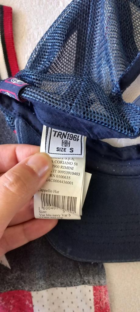 Tielko a šiltovka, terranova,104