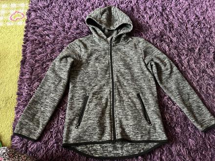 Hrejivá mikina s kapucou veľ. 134/140, 134