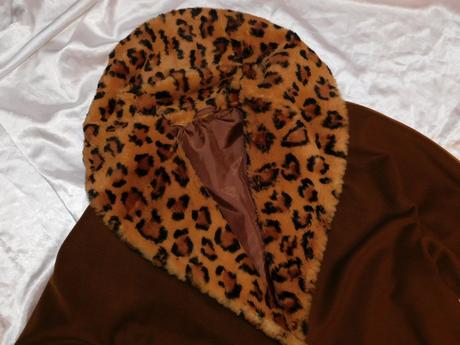 Kvalitny kašmirovy kabat, 48