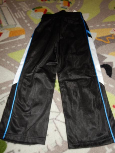 Tenké teplákové nohavice, okay,104