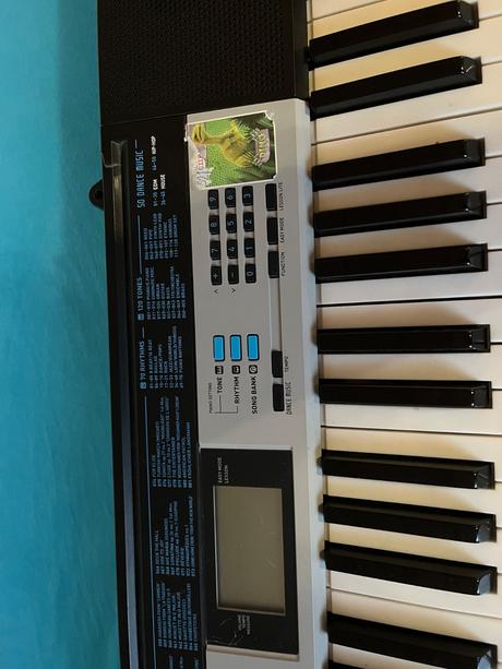 Predtým klavír casio lk136, 