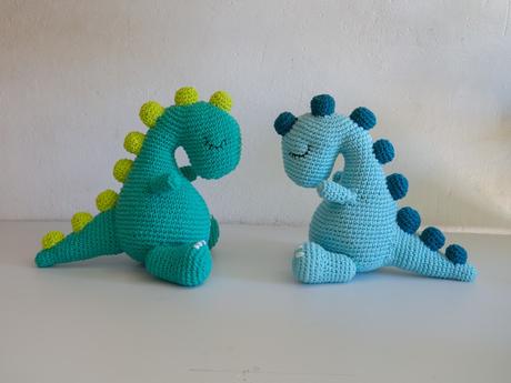 Háčkovaný dinosaurus 19 cm, 