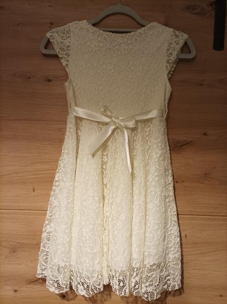 Slávnostné šaty, 140