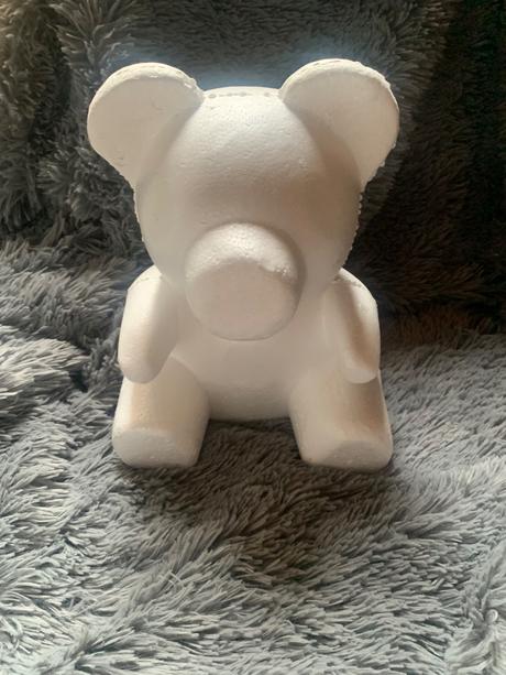 Polystyrenový medveď, 