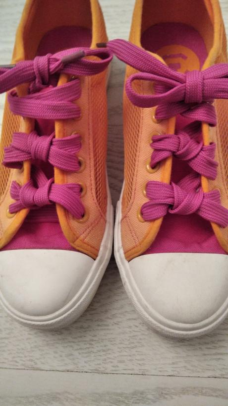 Oranžové tenisky, 38