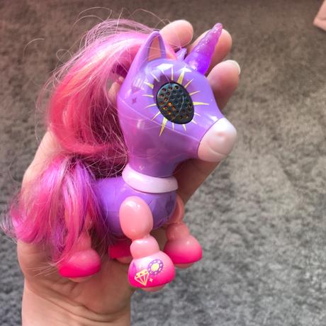 Zoomer interaktívny jednorožec, 