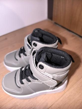 Tenisky, reserved,23