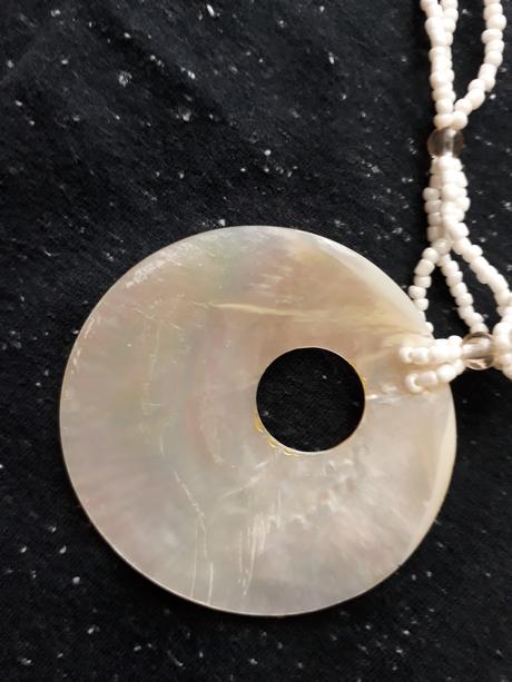 Náhrdelník - mušla + korálky, 