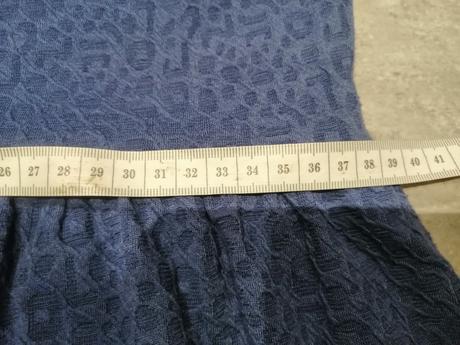 Modré šaty s plastickým vzorom reserved vm, reserved,m