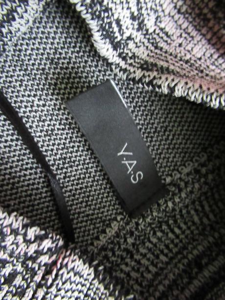 Úpletové šaty, 38