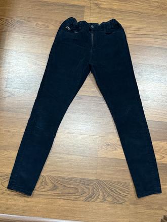 Čierne nohavice, zara,152