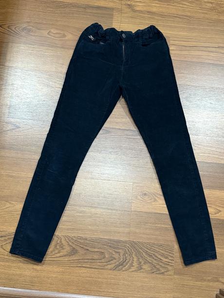 Čierne nohavice, zara,152
