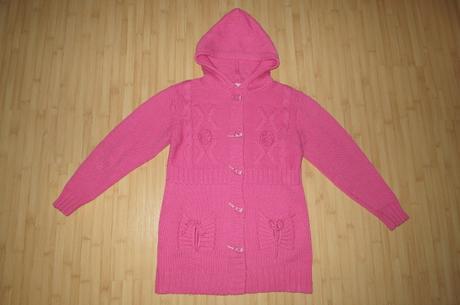 Sveter s kapucou, 146